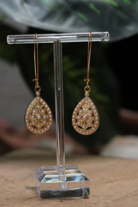 Delicate Water Pearl Drops