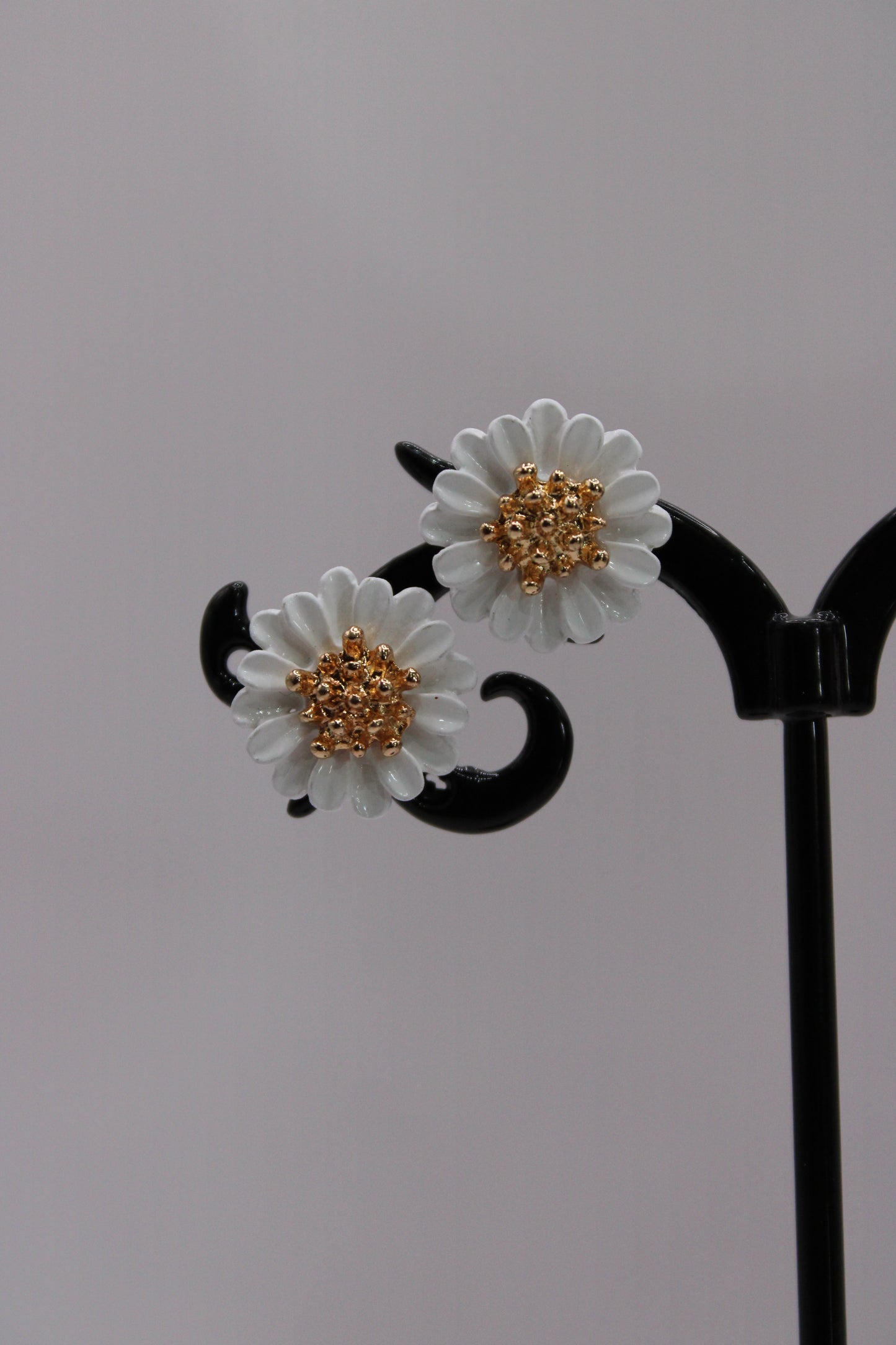 Daisy Studs